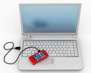 Podłącz telefon do laptopa Подключение телефона к ноутбуку