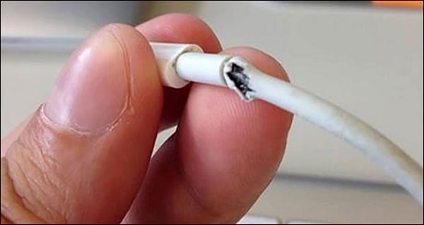 Sprawdź kabel zewnętrzny pod kątem uszkodzeń Проверьте внешний кабель на наличие повреждений
